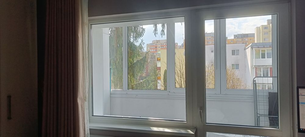 Vând geam +ușa termopan