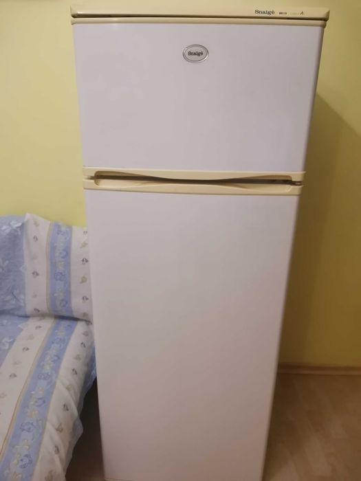Продавам хладилник Снайге