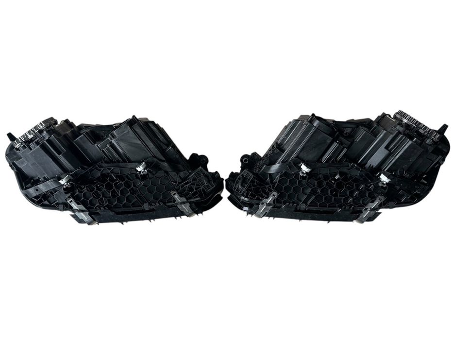 Bmw G05 LCI Комплект Фарове 5A8E116/5A8E115