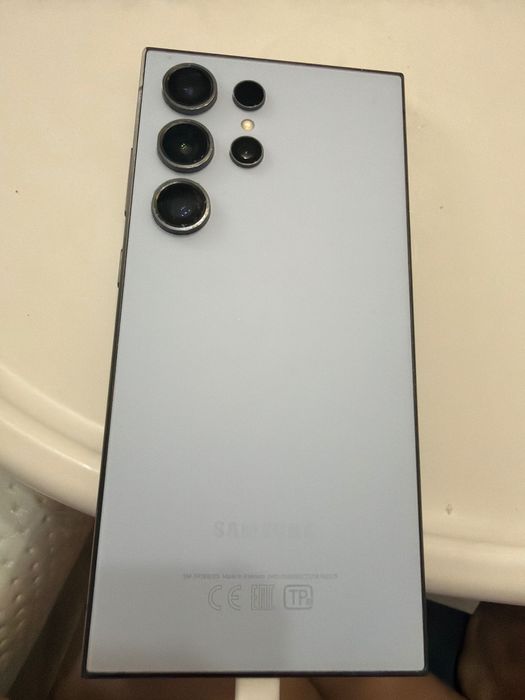 Продам смартфон самсунг s 24 plus