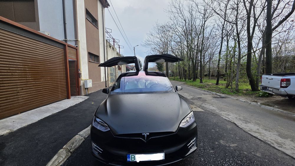 Tesla  Model X 100D prețul este in euro