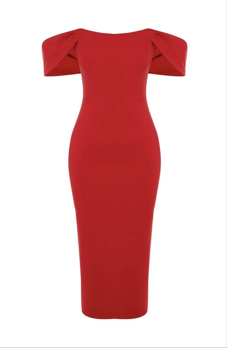 Елегантна рокля в червено