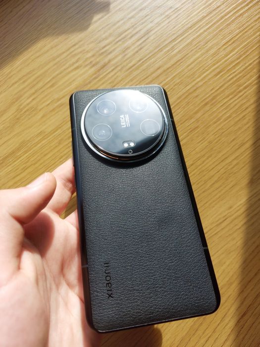 Xiaomi 14 Ultra 16/512Gb Черен + Подаръци