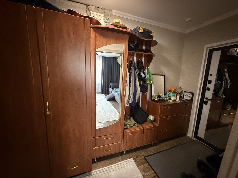 Стенка в прихожую