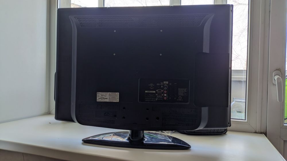 Телевизор LG старый