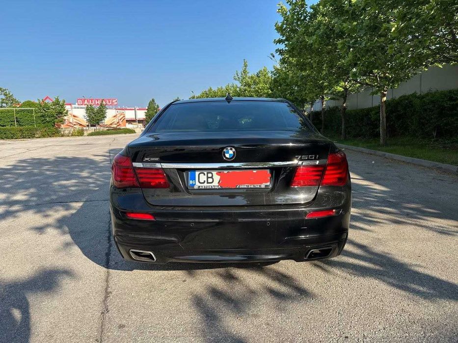 BMW 750i xDrive с M пакет, 4. 4 V8 TwinTurbo, 450 к.