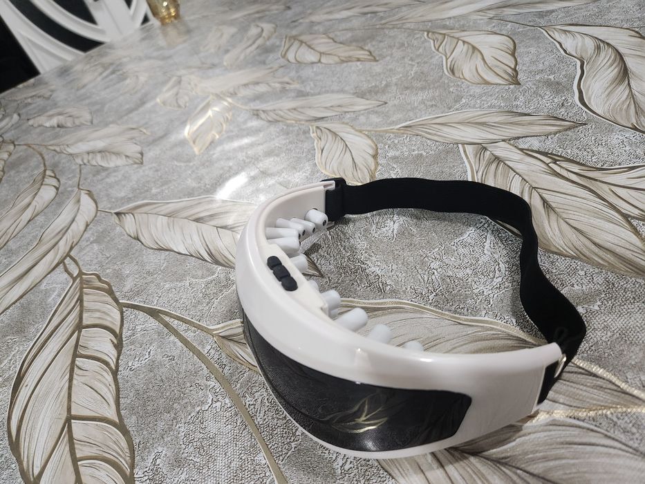 Очки массажёры для массажа глаз.