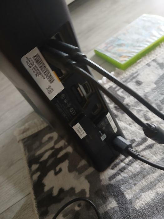 Consolă Xbox 360 S (Slim) + 2 Manete + Joc GTA 5 Complet (2 Discuri)