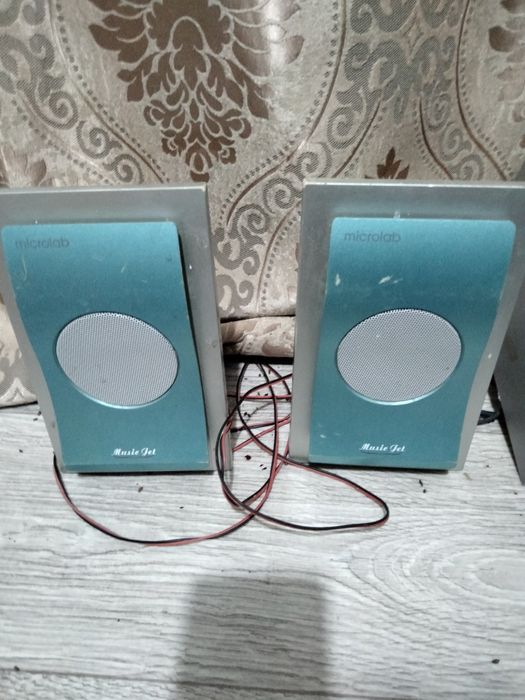 Продам муз центр Микролаб