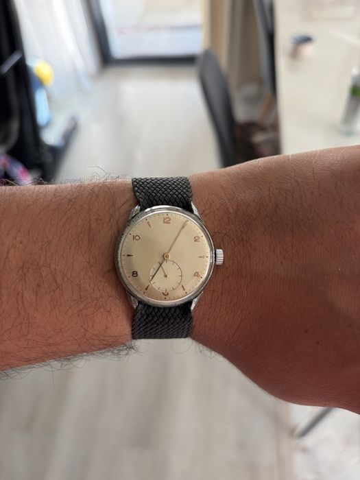 Ceas Movado Swiss made mecanic, cu intoarcere manuala