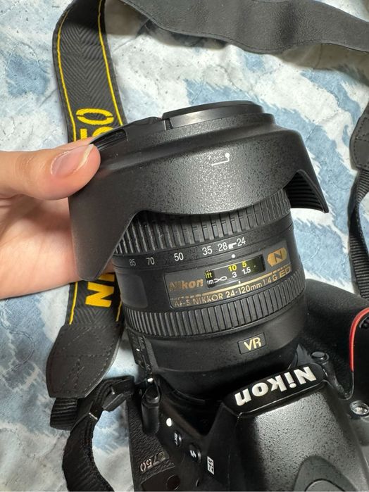 Nikon 750d………………