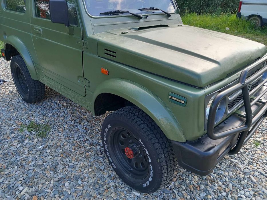 Vând Suzuki samurai