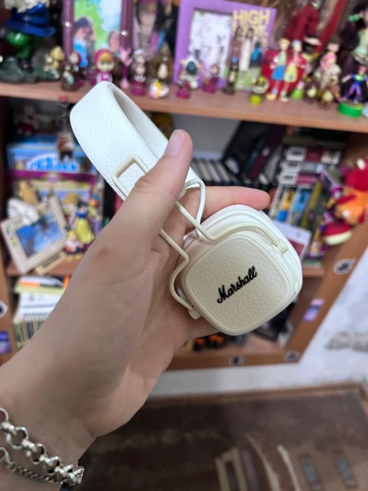 Наушники Marshal пятые белые