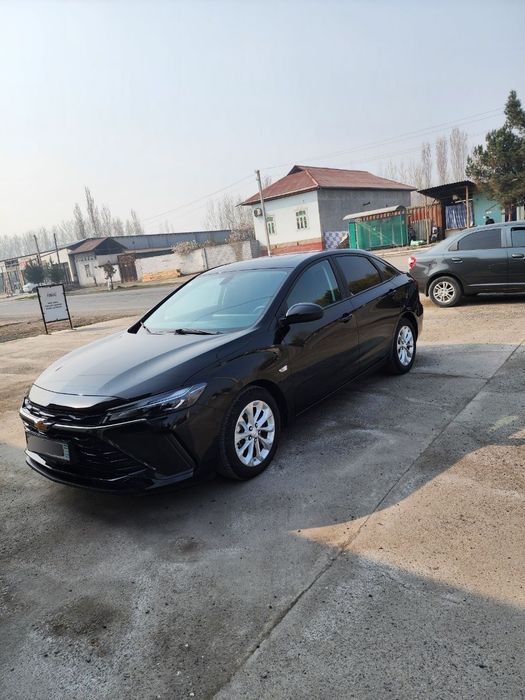 Srochna sotiladi 14100$