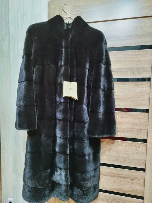 Продам новую   красивую норковую шубу для любящей  себя дамы.