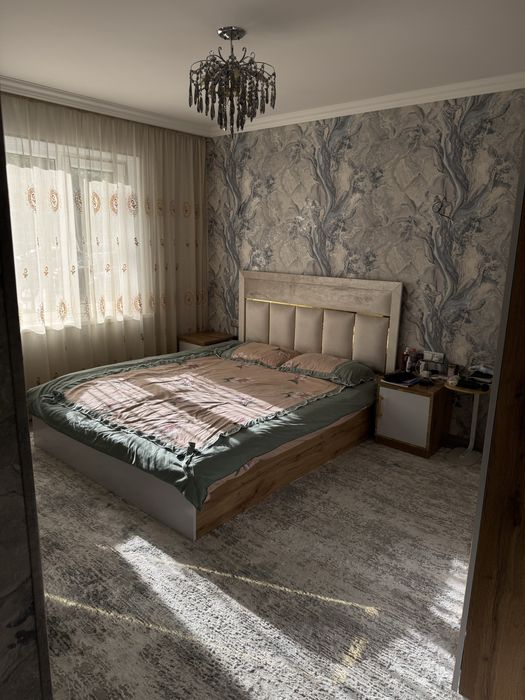 Продаётся 3 комнатная квартира напротив  тотус лаваш мархабо,кирпич