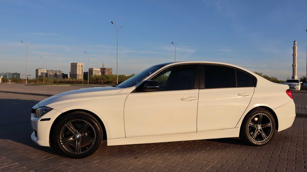 BMW F30 328 г.в. 2013