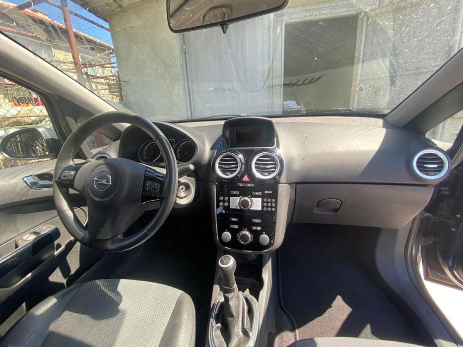 Opel corsa D 2009