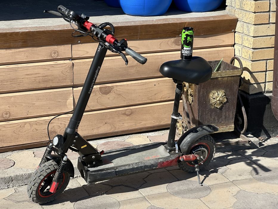 Продам электросамокат Kugoo m4 pro
