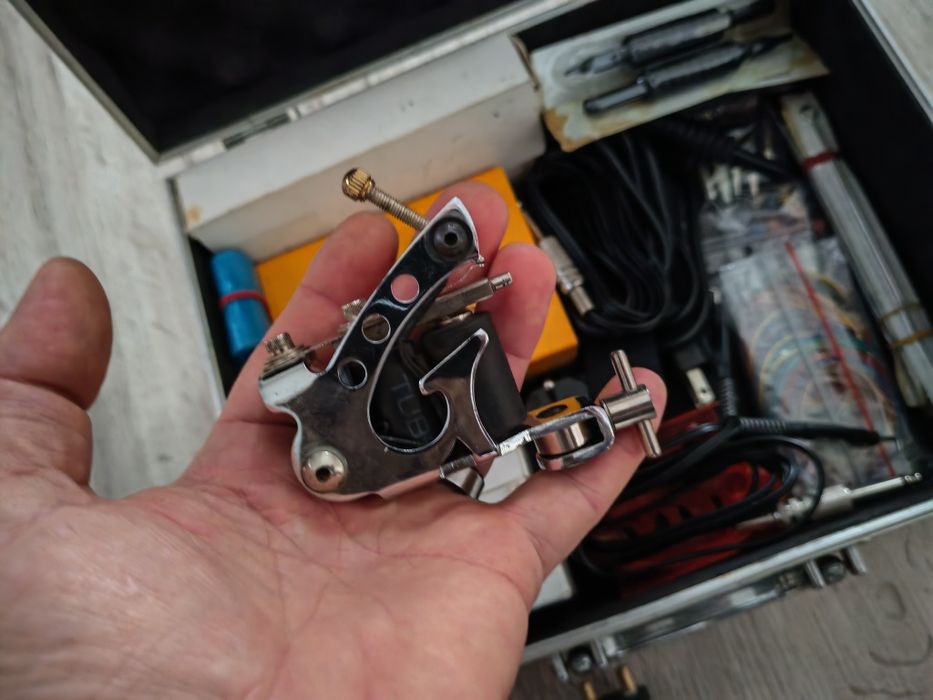 Aparate de tatuaje (Tatoo Kits)