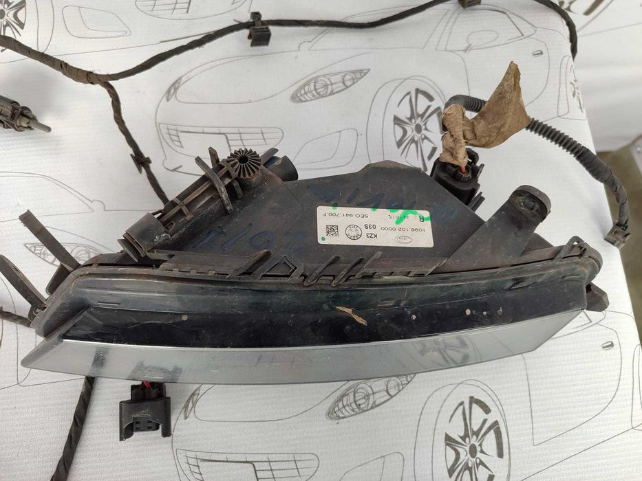 Proiector Ceata Dreapta cu Cablaj Bara Fata Skoda Octavia 3 (5E) Facelift 2017–2020 / Cod OEM 5E0941700F / 5E0971095DM (5D2)