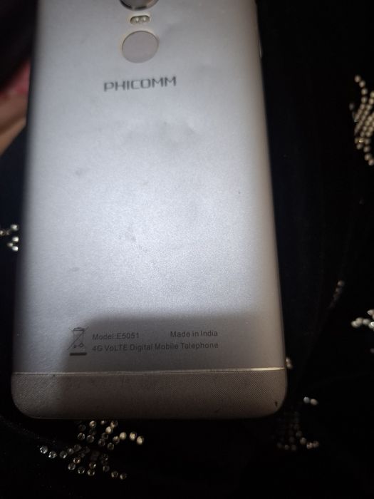 Телефон Phicom Made in India