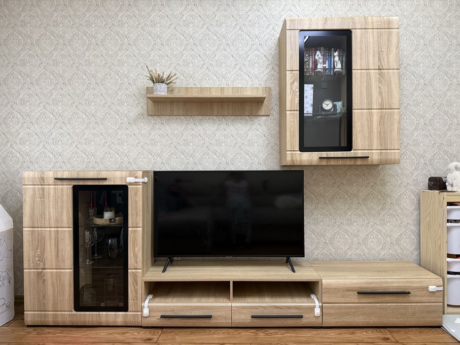 Продам стенку в зал