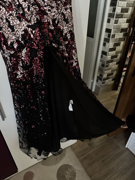 Рокля официална на паети