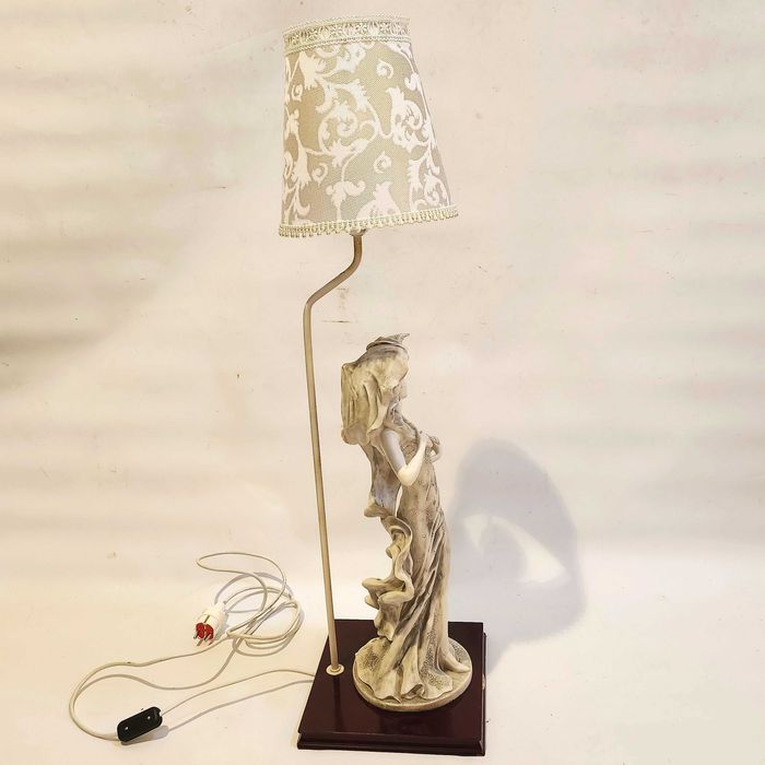 Елегантна настолна лампа "Juliana Collection" (1996) – Veronese Design