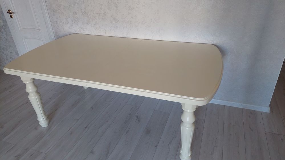 Стол из дерева дуб