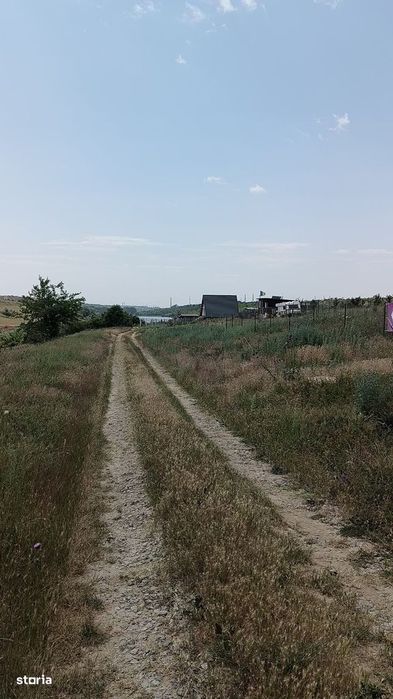 Vand 2700 mp in Sat Costi in zona lacului Vanatori