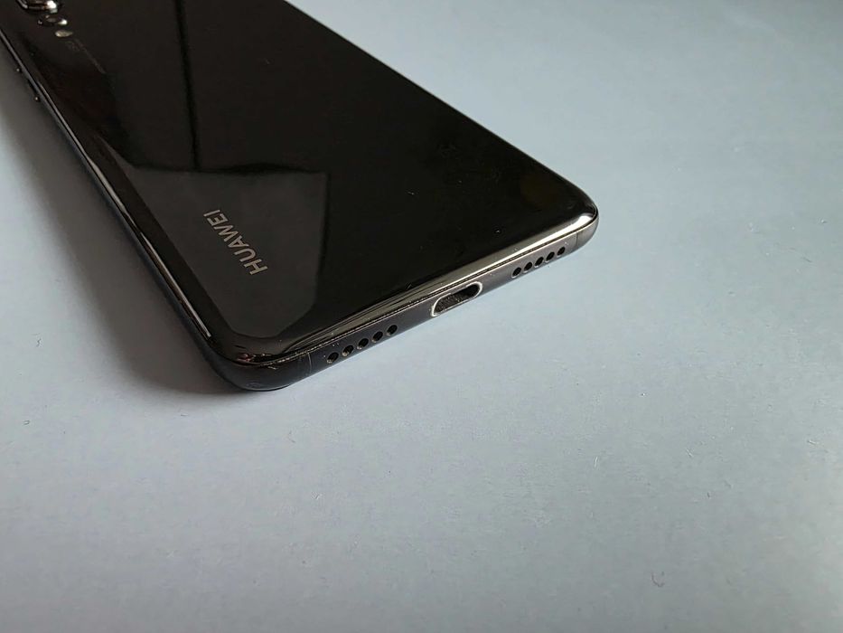 Huawei P20 Pro 6/128 GB компактен 6.1" екран Google Services ЗАПАЗЕН