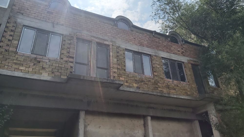 Хотел,  стаи за гости и  кафетерия