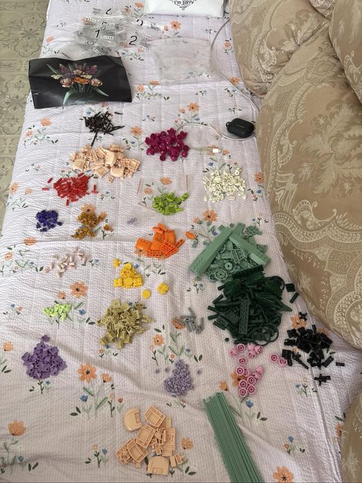 Продам конструктор цветы