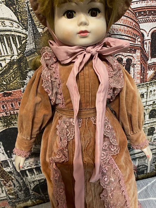 Кукла антикварная