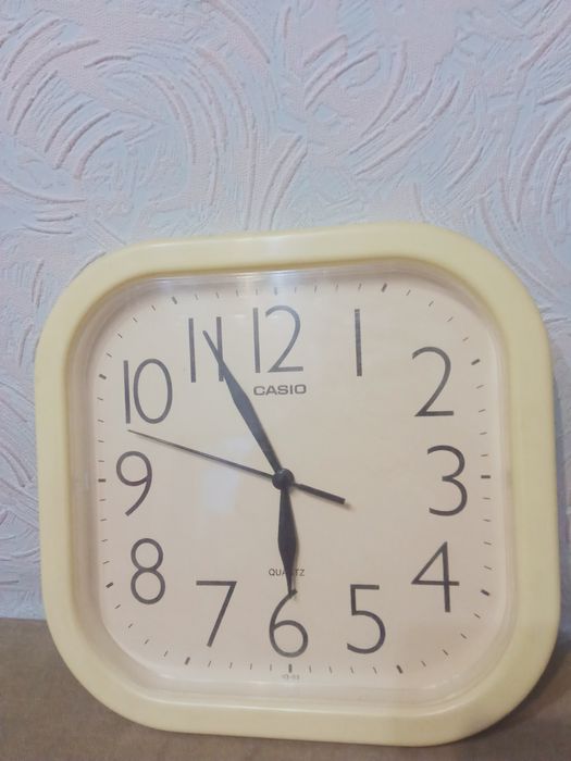 Продам, настенные часы ,б/у