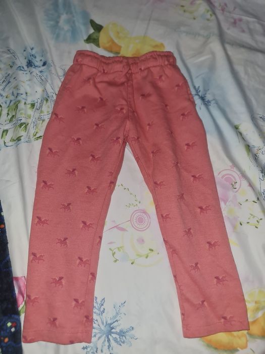 Haine de toate marimile. Astept mesaj privat. Mai am si alte anunturi.