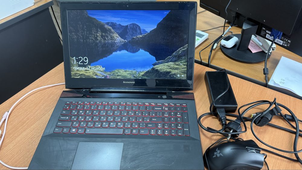 Продам бу Ноутбук хорошо работает