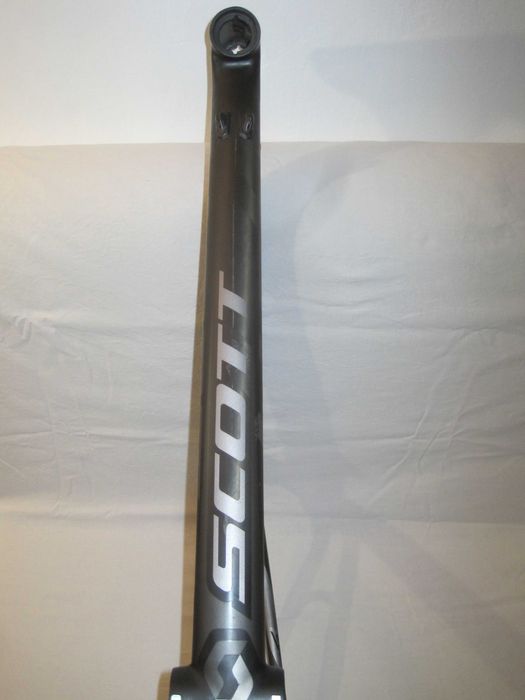 SCOTT ADDICT R1-шосейна карбонова рамка