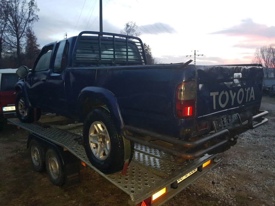 Dezmembrari dezmembrez toyota hilux 2004