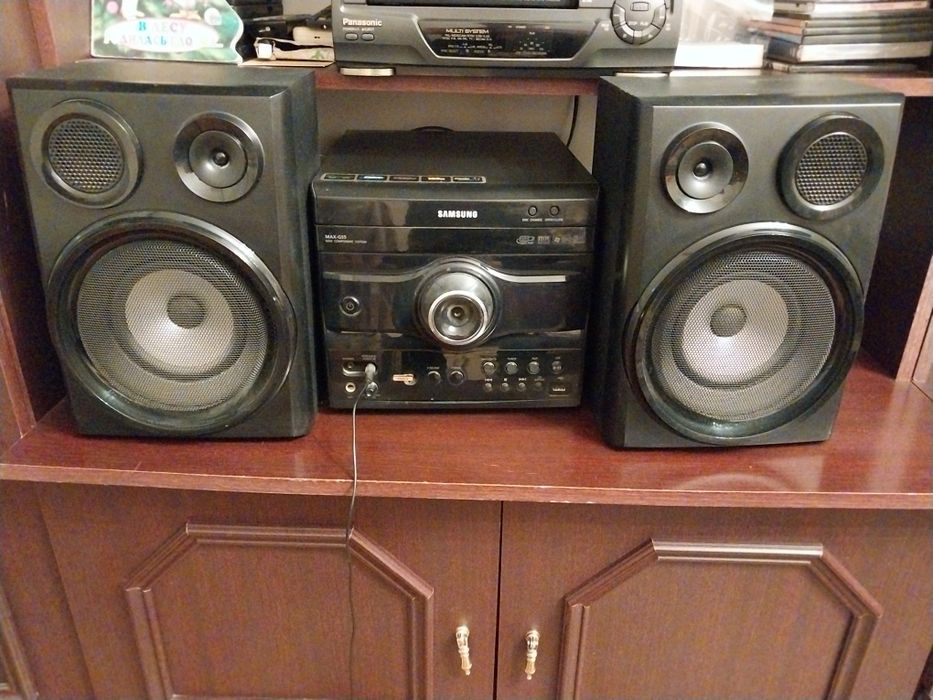 Музыкальный центр. SAMSUNG