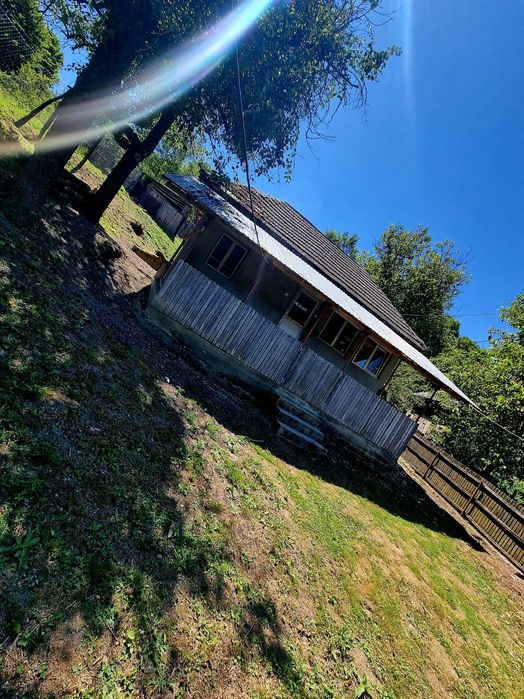 Vând casă + teren la pret de garsonieră