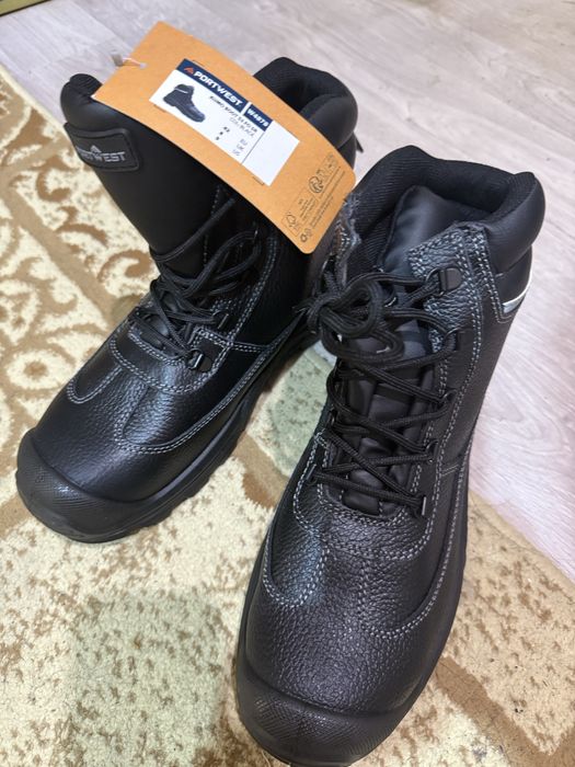 Продается Спецодежда новая