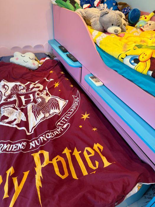 Двуетажно легло + подарък два матрака