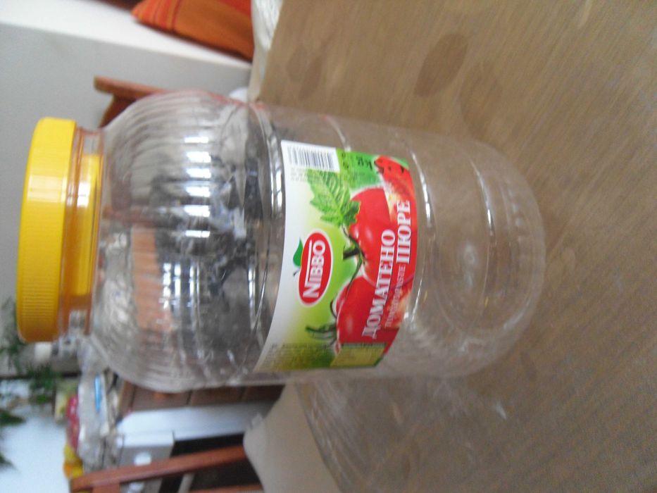 Пластмасови буркани - туби големи и малки