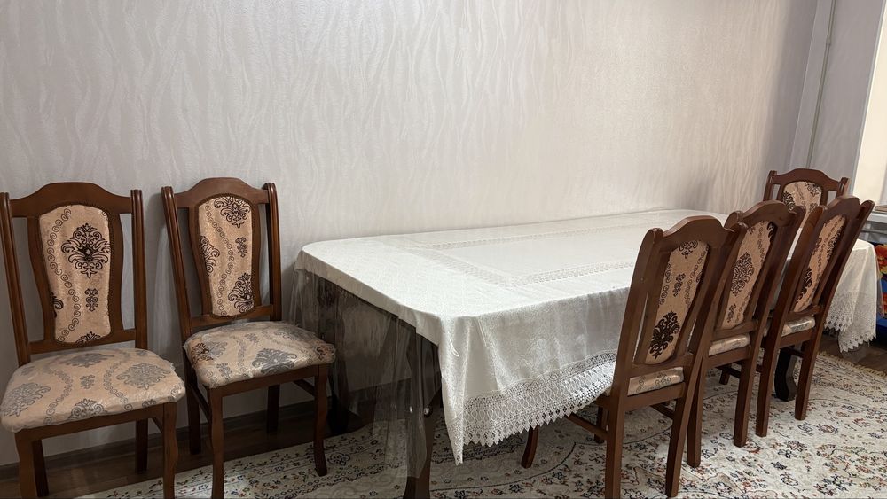 Продам обеденный стол+8 стульев