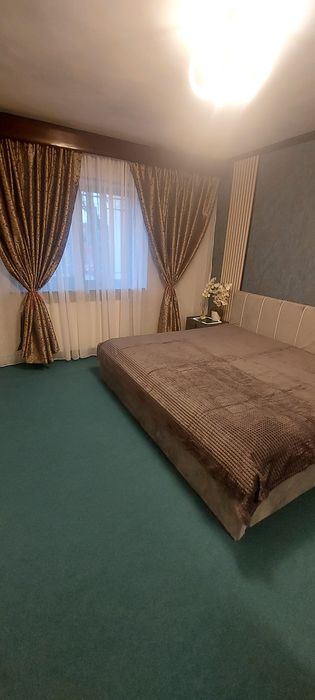 Închiriez apartament 3 camere