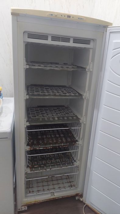 Продам Морозильник Бирюса