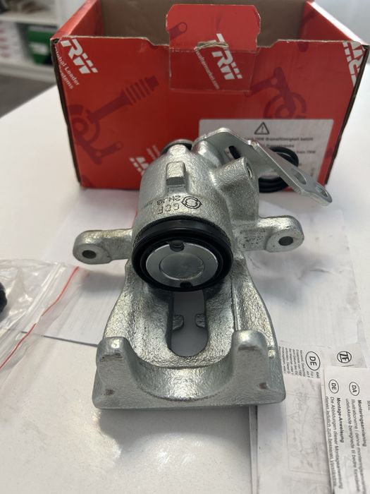 Etrier stanga spate TRW/FORD