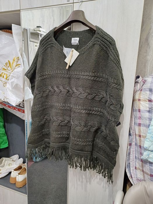 Продаётся фирменный новый панчо